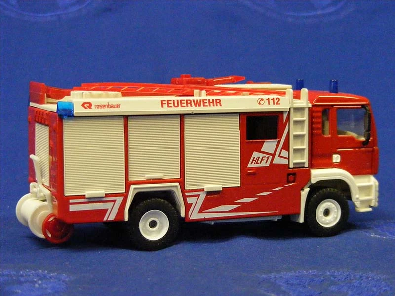 Siku MAN Fire Pumper With Water Cannon And Light Pole 3 Siku MAN Fire Pumper With Water Cannon And Light Pole - Image 3